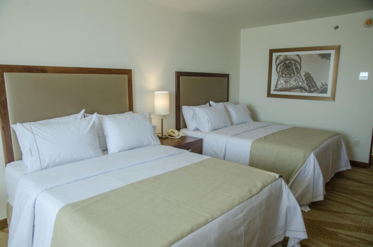 Holiday Inn Express And Suites Celaya By Ihg Pokoj fotografie